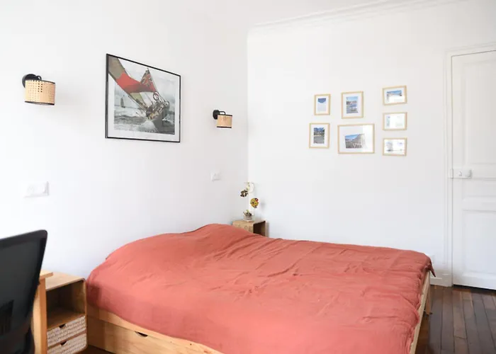 아파트 Bright In The Heart Of Batignolles *